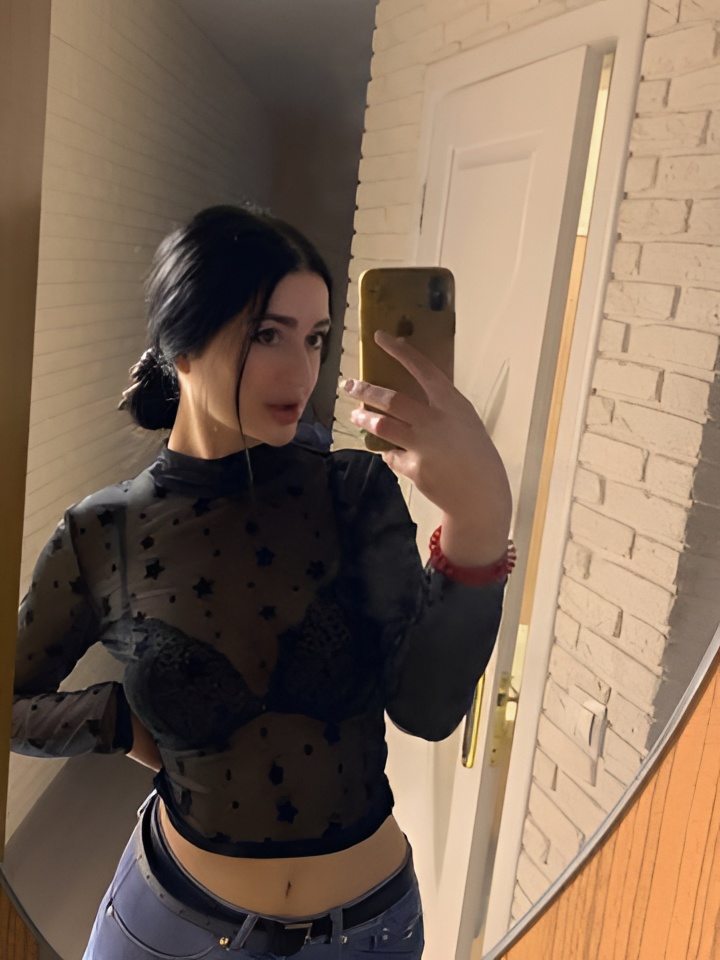 Софа привлекательная девушка из Новоалександровска цена от 1500 руб