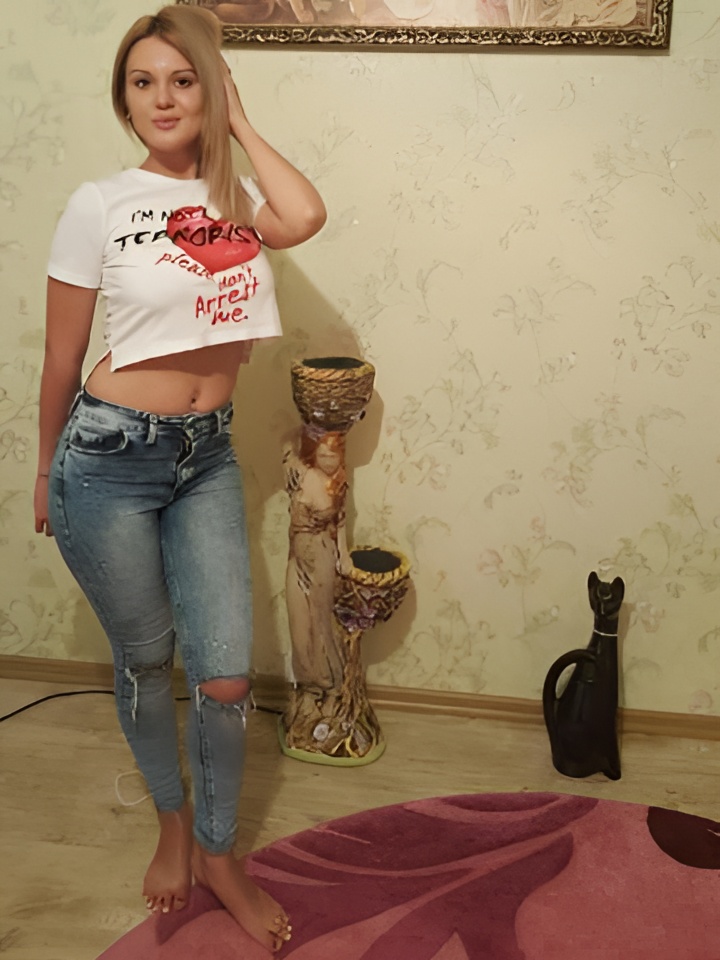 Виталина привлекательная девушка из Новоалександровска цена от 1500 руб
