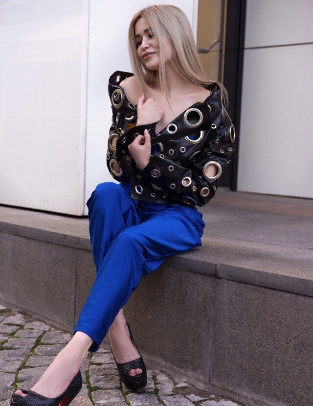 Вика привлекательная девушка из Новоалександровска цена от 3500 руб