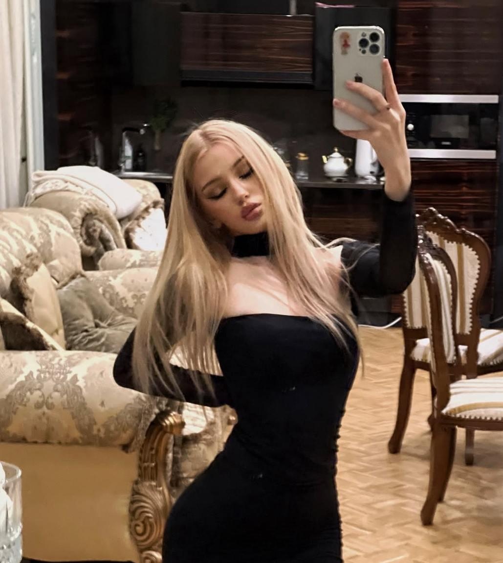 Света привлекательная девушка из Новоалександровска цена от 8000 руб